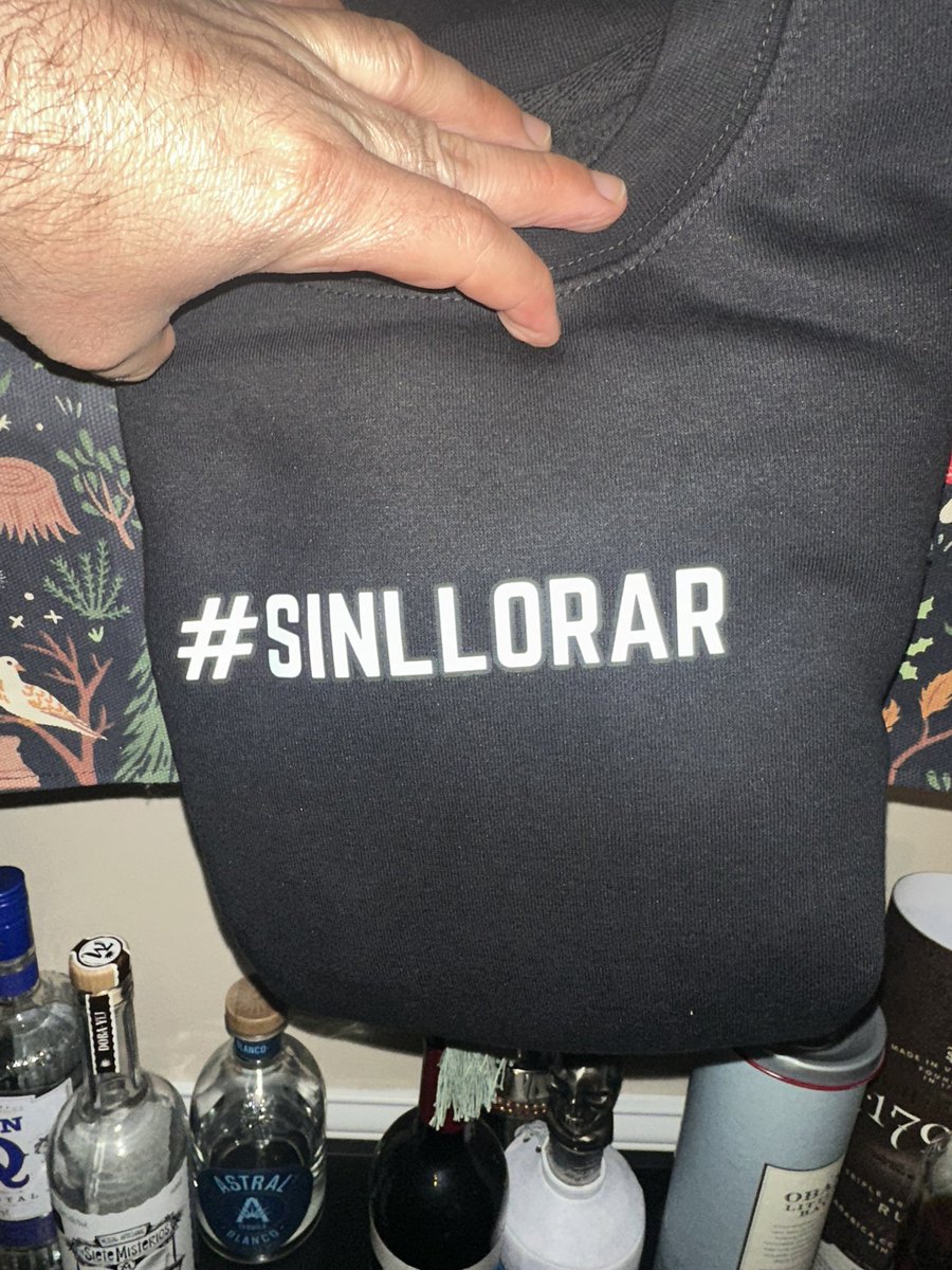 Robert0B21's tweet photo. Justo a tiempo para mi junta de mañana. @SinLlorarPod https://t.co/6vTcZMnGX3