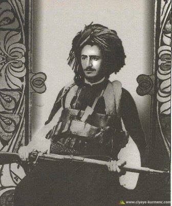 Solinamedd's tweet photo. Komara Kurdistanê ya Mehabadê 79 sal berê îro di 22ê Çileya 1946an de li Meydana Çarçira ya Mehabadê  Rojhilatê hat ragihandin.🙏♥️🫡