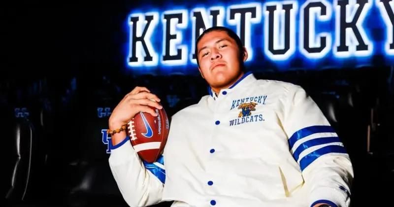 Shiyazh Pete (Navajo) has made it to Kentucky. The New Mexico State offensive line transfer is the latest piece in a Kentucky transfer class ranked top 30 in the nation.
#NativeAthlete #Navajo #Kentucky #SEC

buff.ly/3WqHSSQ