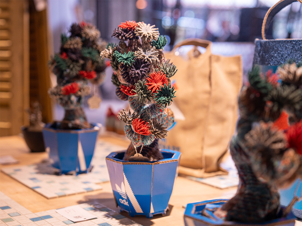 lothical_jp's tweet image. #SMASELL Sustainable Communeには、世界的に有名なデザイナー・ #ショーン・ウェザースプーン さんのヴィンテージアイテムが揃う「I’m shipshape」が常設！

国内唯一の常設店で、こだわりの一点物を見つけてみて。ヴィンテージ好きには必見のスポットです！

lothical.jp/spot/smasell/2…