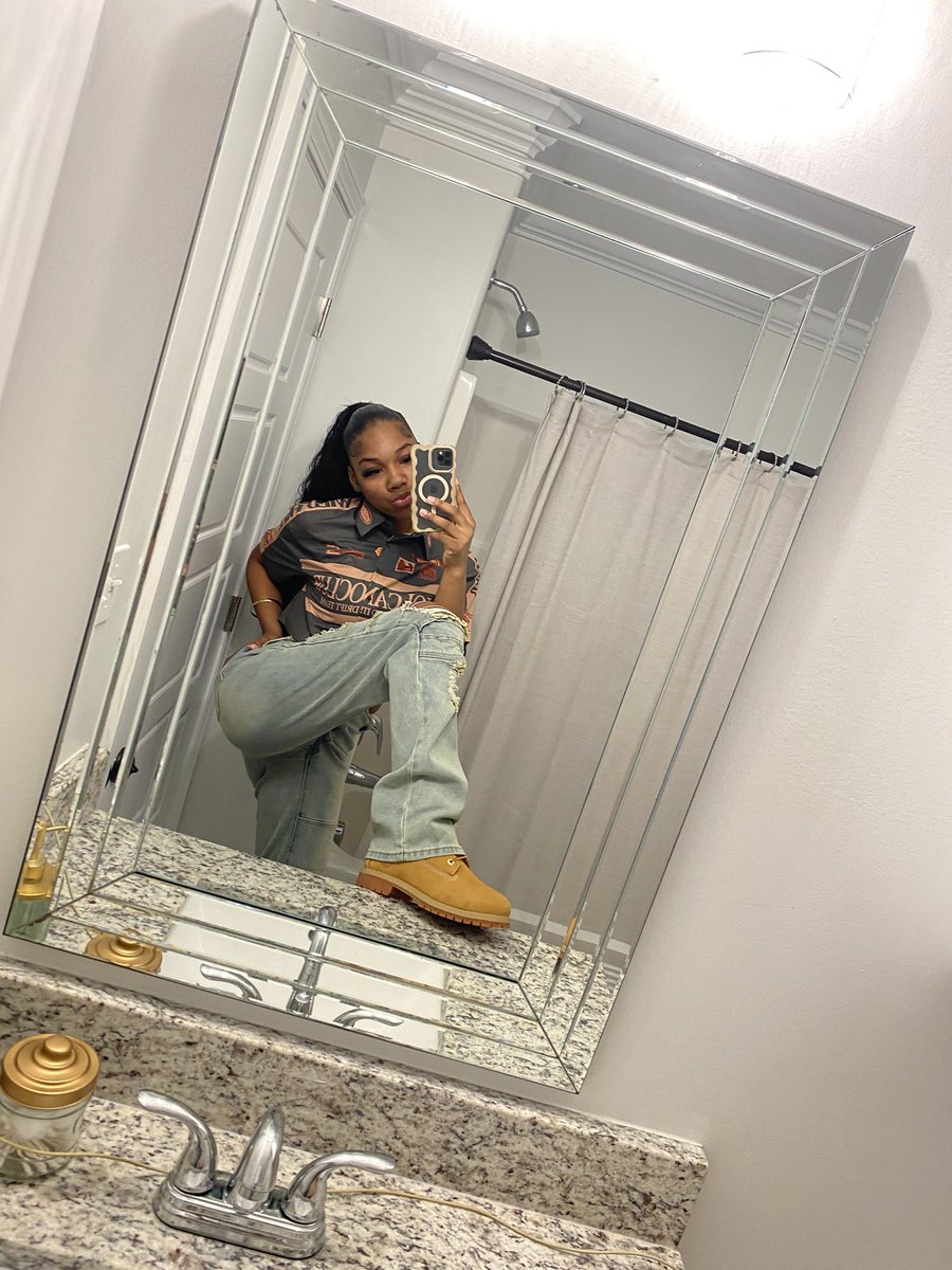luhhzii's tweet photo. getting fly is my therapy😍😩 https://t.co/fzXqAKxgMg