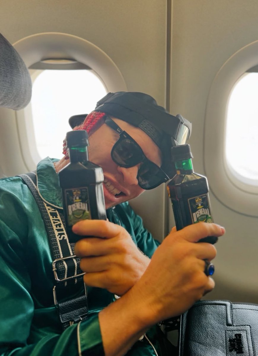 whitemanofficia's tweet photo. Another day 
Another dollar  💰 
@dgeneralbitters https://t.co/7KLhCyUWCp