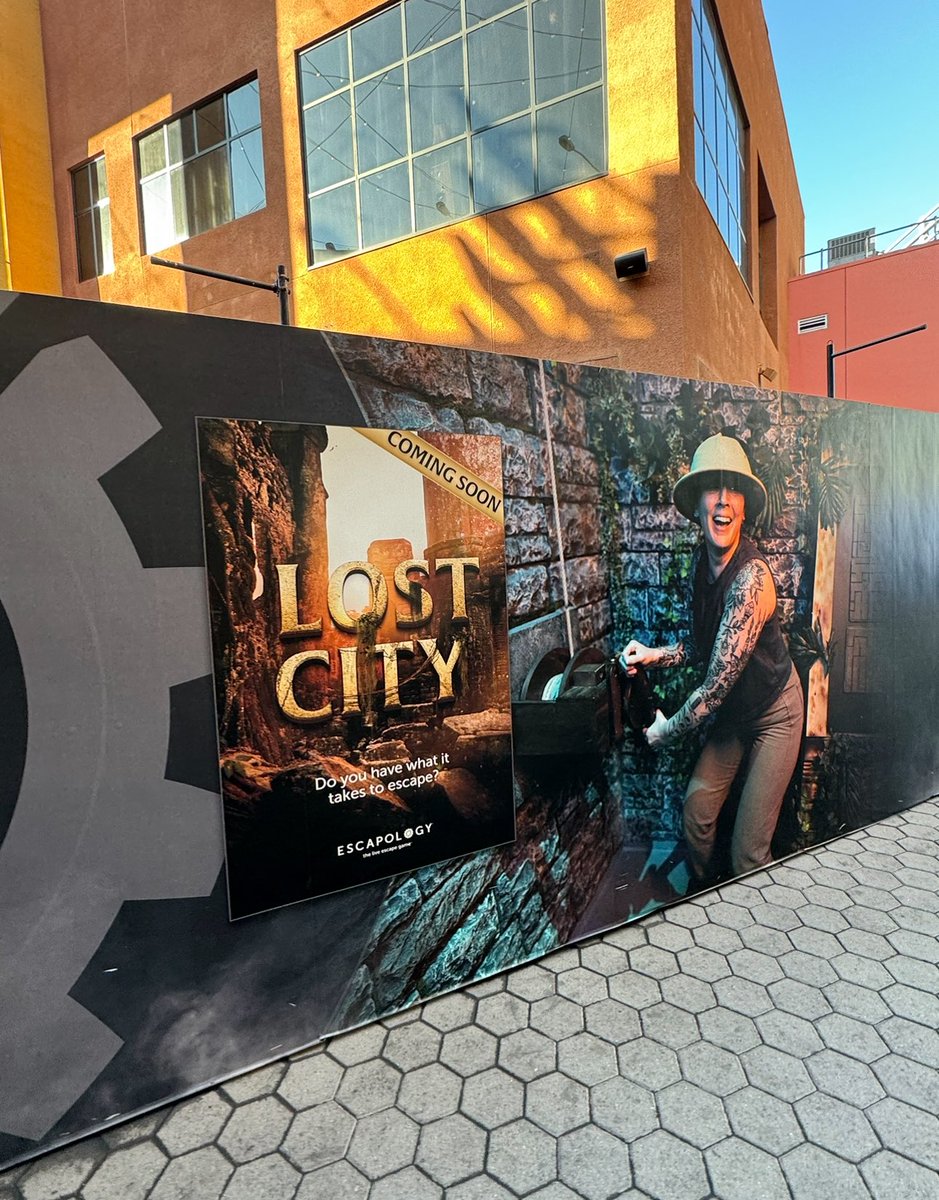 TommytoonWorld's tweet photo. Escapology on City Walk seems like it will pay off! Especially rotating through different Escape Rooms. My TOP picks: Batman, Scooby Do, Haunted House, Lost City &amp; Who Stole Mona #escapology #universalstudios #citywalk https://t.co/jf3ChwFat8