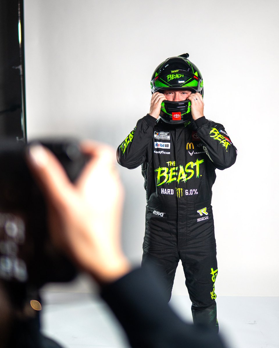 TylerReddick's tweet photo. Bring on 2025! 📸 https://t.co/N5ZJ6RAOnf