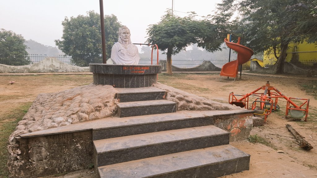 mastergurudevji's tweet photo. ଢେଙ୍କାନାଳ ପୌରପାଳିକାକୁ ନିବେଦନ ଏହି ବ୍ରଜନାଥ ବଡ଼ଜେନା ପ୍ରତିମୂର୍ତ୍ତି ସ୍ଥିତ ପାର୍କ ପ୍ରତି ଧ୍ୟାନ ଦେବାକୁ ! ଫୋଟୋରେ ସବୁ ଦୃଶ୍ୟମାନ । ଜୟ ଢେଙ୍କାନାଳ ମୋ ଢେଙ୍କାନାଳ, ଢେଙ୍କାନାଳ ବିକାଶ ପାଇଁ ମୋର ନିବେଦନ ! ଯଥା ଶୀଘ୍ର ପଦକ୍ଷେପ ନେଲେ ପାର୍କ ଆସୁଥିବା ବ୍ୟକ୍ତି ମାନେ ଆନନ୍ଦିତ ହେବେ !
@districtadmndkl @dhenkanalm_hud https://t.co/fWcTpmG6ko