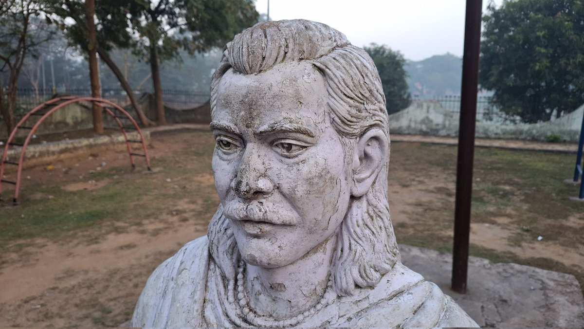 mastergurudevji's tweet photo. ଢେଙ୍କାନାଳ ପୌରପାଳିକାକୁ ନିବେଦନ ଏହି ବ୍ରଜନାଥ ବଡ଼ଜେନା ପ୍ରତିମୂର୍ତ୍ତି ସ୍ଥିତ ପାର୍କ ପ୍ରତି ଧ୍ୟାନ ଦେବାକୁ ! ଫୋଟୋରେ ସବୁ ଦୃଶ୍ୟମାନ । ଜୟ ଢେଙ୍କାନାଳ ମୋ ଢେଙ୍କାନାଳ, ଢେଙ୍କାନାଳ ବିକାଶ ପାଇଁ ମୋର ନିବେଦନ ! ଯଥା ଶୀଘ୍ର ପଦକ୍ଷେପ ନେଲେ ପାର୍କ ଆସୁଥିବା ବ୍ୟକ୍ତି ମାନେ ଆନନ୍ଦିତ ହେବେ !
@districtadmndkl @dhenkanalm_hud https://t.co/fWcTpmG6ko