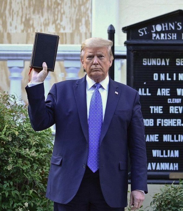 🚨BREAKING: Do you support Donald Trump Federally banning Sharia Law from America ?

A. YES 
B. NO