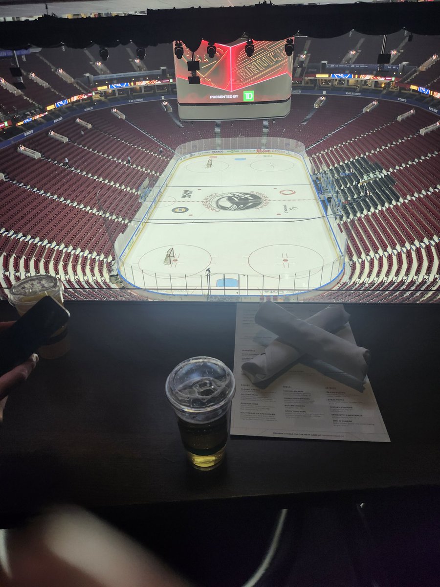 Beaster29's tweet photo. @m0thernucker @tommykippes2 Sport Bar before the Game. Can't Miss out on Miller needs to stay a Canuck. https://t.co/6Mj4LEU0pt