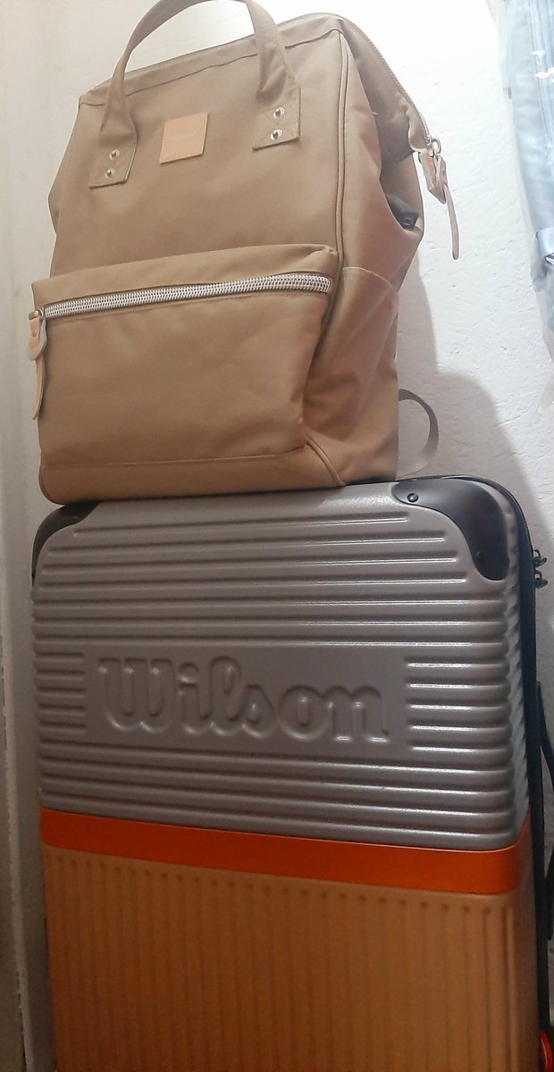 misscelyna's tweet photo. Todo listo con mi Wilson🧳🛄para mi viaje, pesa 11kg y tengo para 23kg aun a la vuelta.💪🏻

😊 Me espera un vuelo larguísimo🛫🛄🧳  no si antes viajar para Ezeiza y de ahi au revoir.

Como soy hiper ansiosa, lo armo todo antes del dia del viaje que es el viernes. Evito el stress https://t.co/79IhsB6IRF