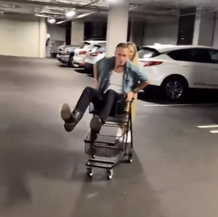 inspirado en el profesor ekis #bienvenidamarvelgc