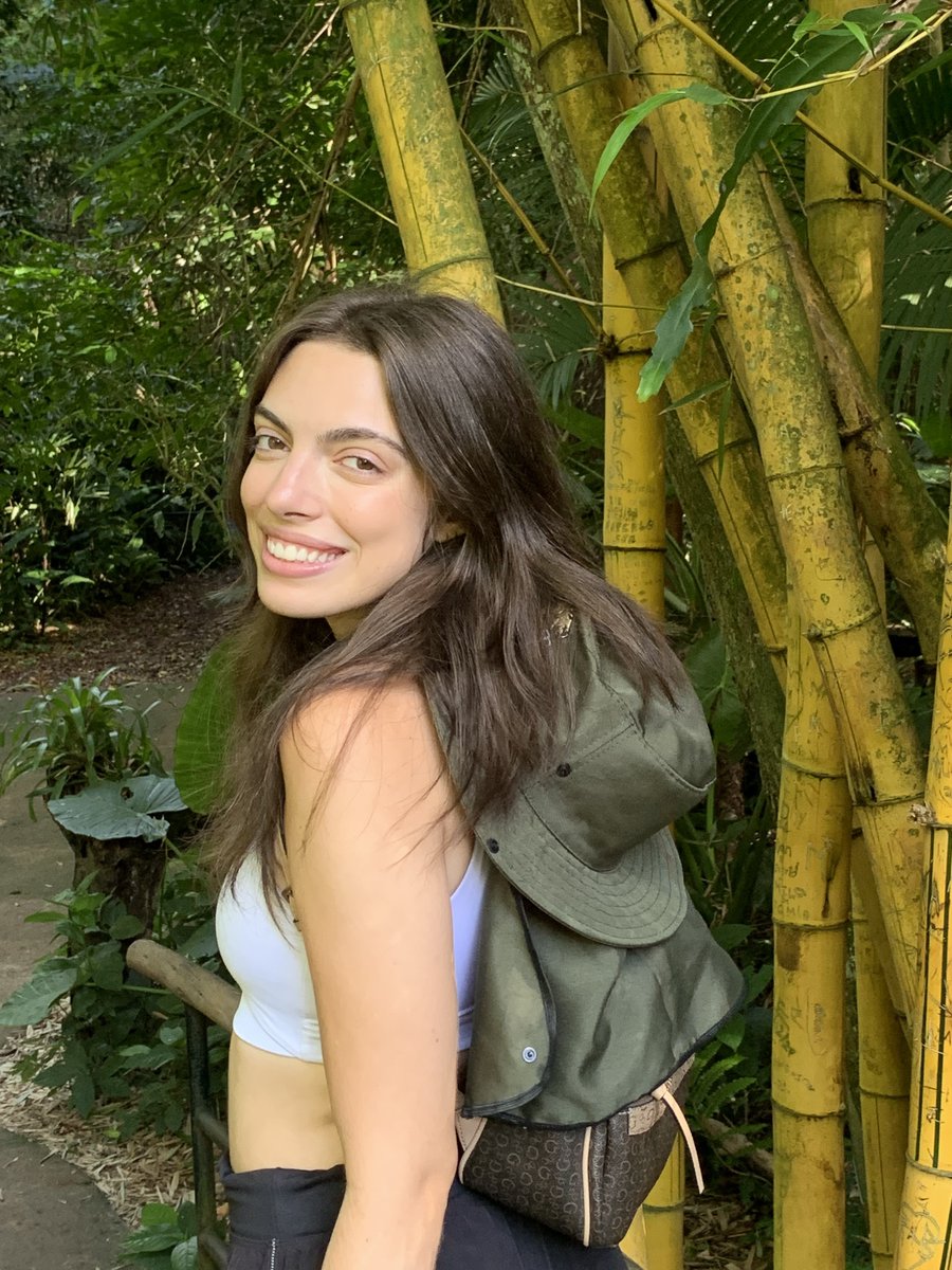 LizzLoovingitt's tweet image. Liz, the adventurer 
😂