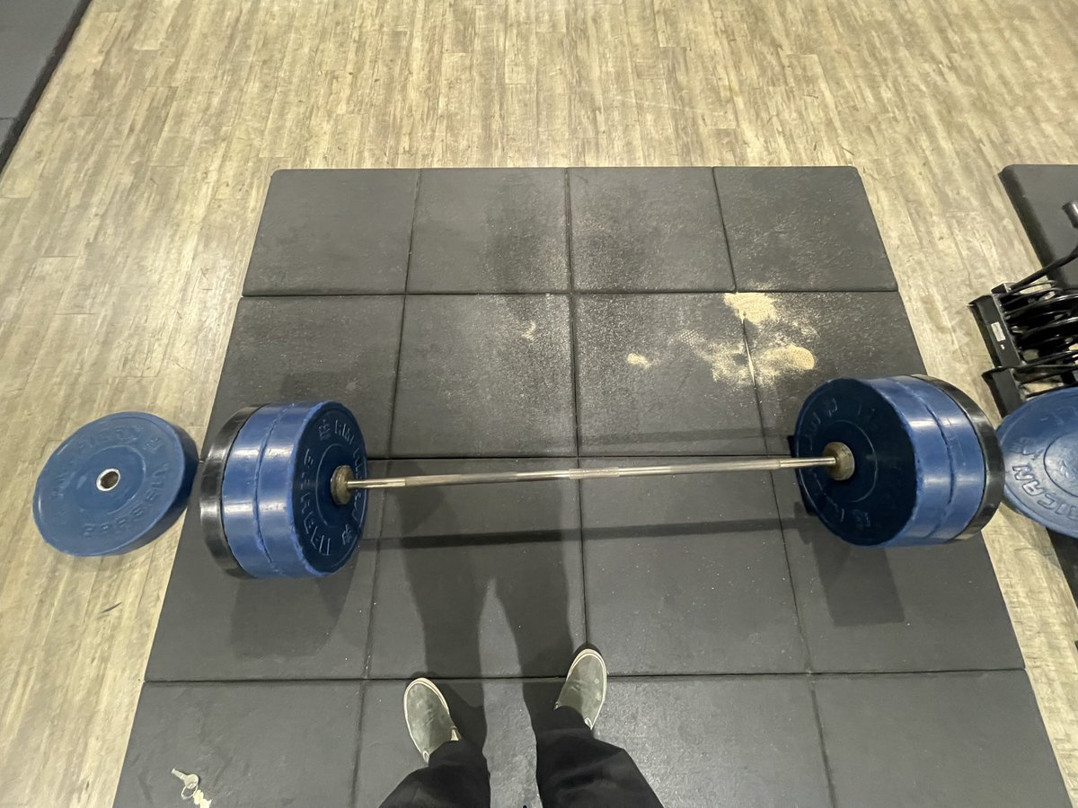 Almost able to max out deadlifts (no sumo). Lowkey proud of myself rn