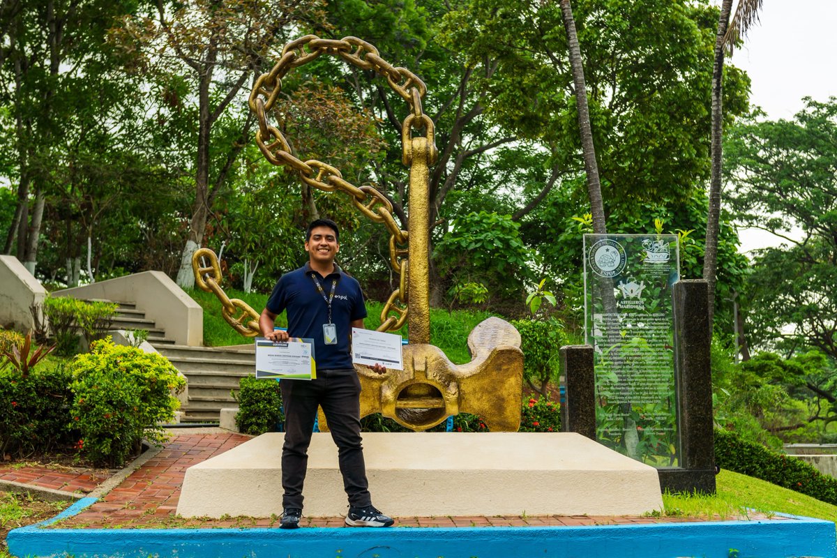 Cristhian3025's tweet photo. ¡Un logro más alcanzado! 🚁✨
Gracias a las experiencias, apoyo y consejos del decano de FIMCM, hoy puedo decir que soy un piloto profesional de UAS/DRONE para la #FIMCM. 🏆📷
¡A seguir volando alto!
#DronePilot #FIMCM #DJI #Mavic2Pro 🚀 https://t.co/RSFuSNpZFW