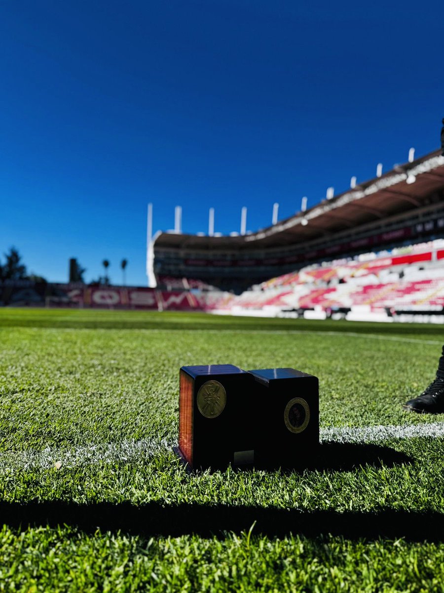 comando_necaxa's tweet photo. Emotivo homenaje para nuestro amigo Manuel y su señor padre que se nos adelantaron en el camino pero su legado perdura para siempre con la banda del comando rojiblanco!!!!

Gracias por todo ese amor incondicional a nuestro querido club Necaxa!!!

Hasta Siempre!!!

#COMANDO https://t.co/j5U1zNoNQH