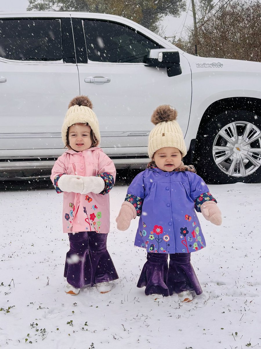 RyKamlade's tweet photo. SNOWWWW what a day! #KamFam https://t.co/XAuLS6Gmt5