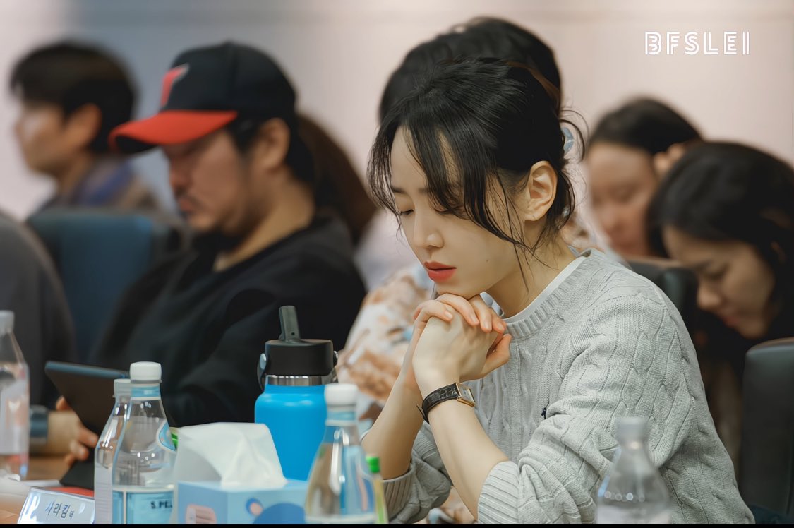 BFSLEI's tweet photo. A woman who wanted to be an object of luxury is missing, even if it's a fake, a man who pursues her desires is missing
Her mysterious identity is unknown while we are digging, < #LadyDoir > #ShinHyeSung #LeeJoonHyuk is confirmed. Only on Netflix. @NetflixKorea #bfslei https://t.co/GEfDAFuC8g