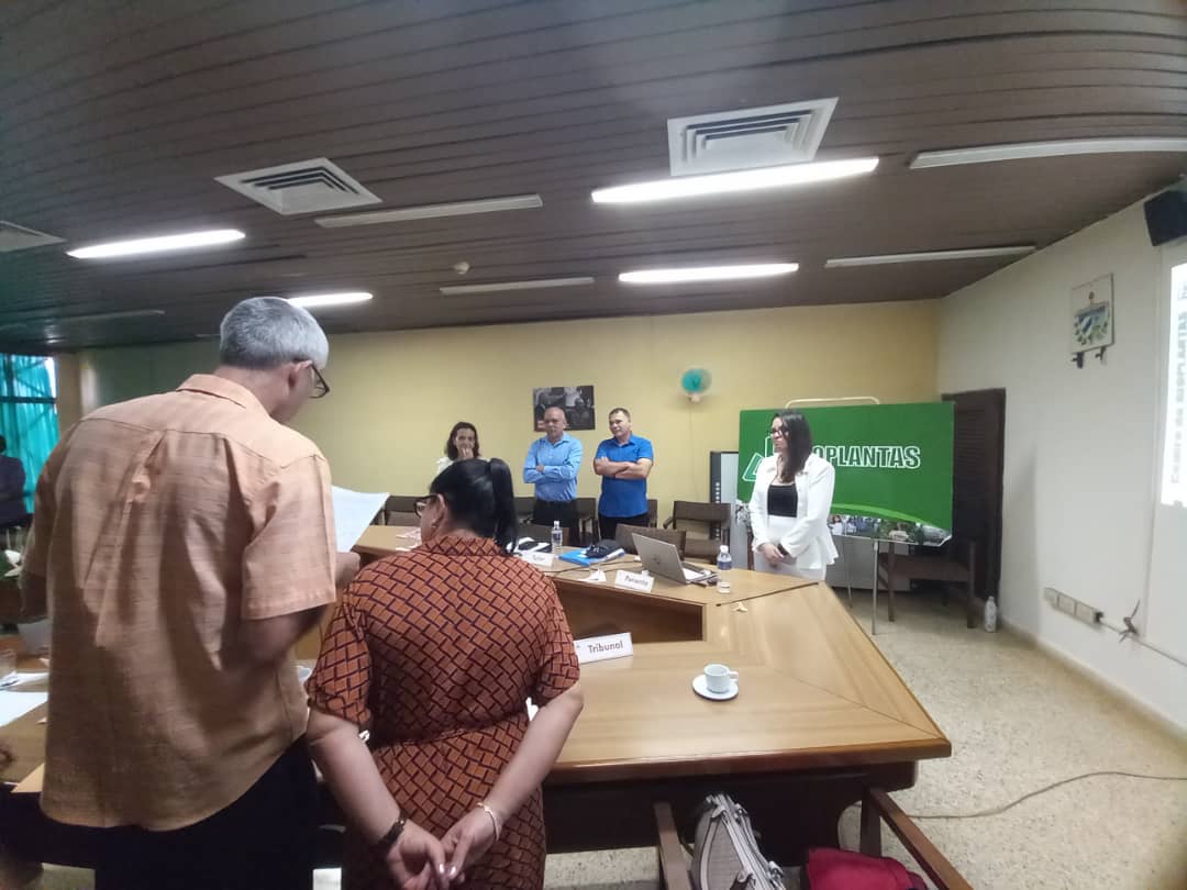 En el día de hoy la doctorando Lisbet Perez Bonachea discutió su tesis de doctorado relacionada con el comportamiento de piñas transgénicas y su relación con la rizosfera.  Le deseamos éxitos a la doctora en su nueva etapa profesional.
#Doctorado 
#CienciaCubana