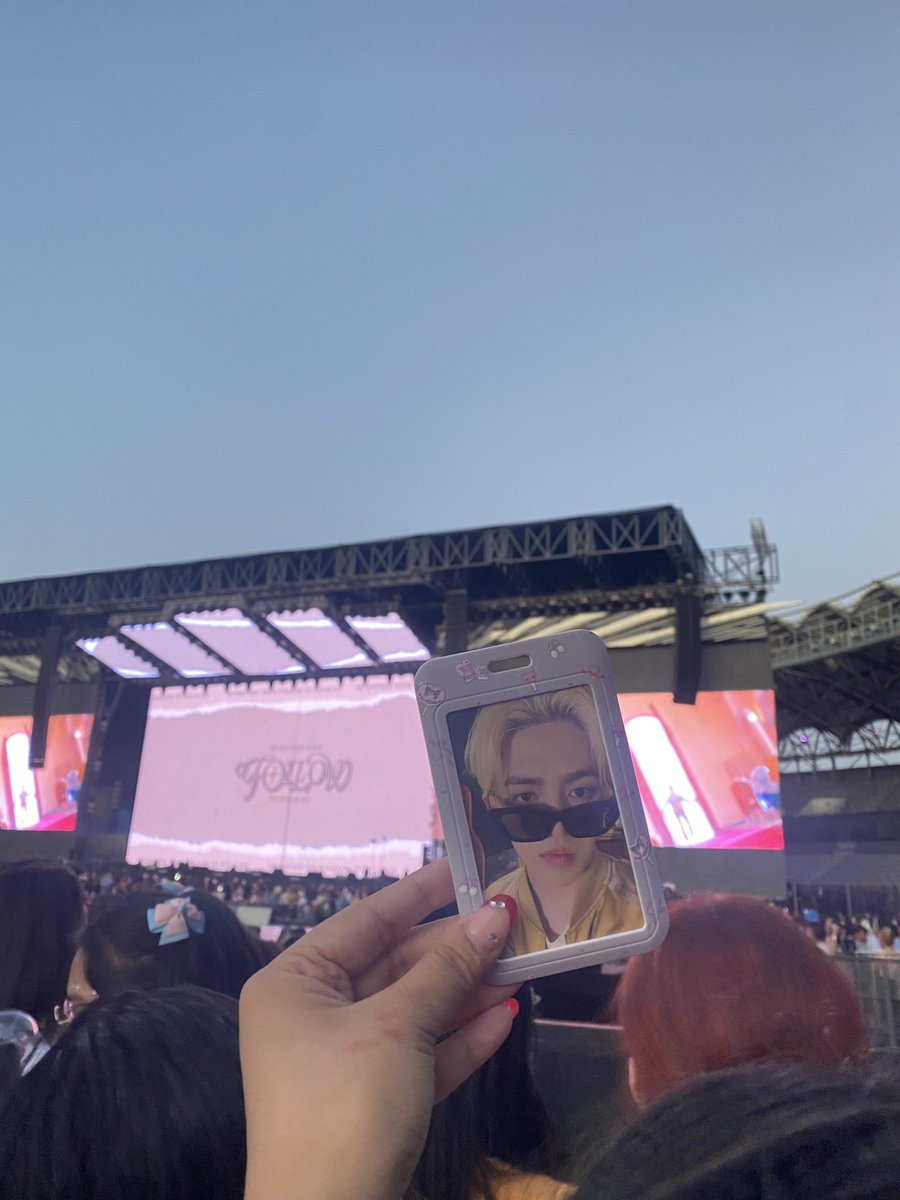 cheoltea1's tweet photo. From the cheapest ticket to any seat I could ever wish for. I’ve come so far because of you, SEVENTEEN. Your music has been my strength, helping me grow and believe in myself. I’m thankful for every step of this journey with you. 🩷✨ @pledis_17 https://t.co/sWfjkmrQSH