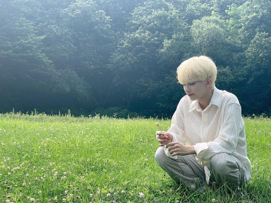 Think I forgot how to be happy
Something I'm not, but something I can be
Something I wait for
Something I'm made for
Something I'm made for