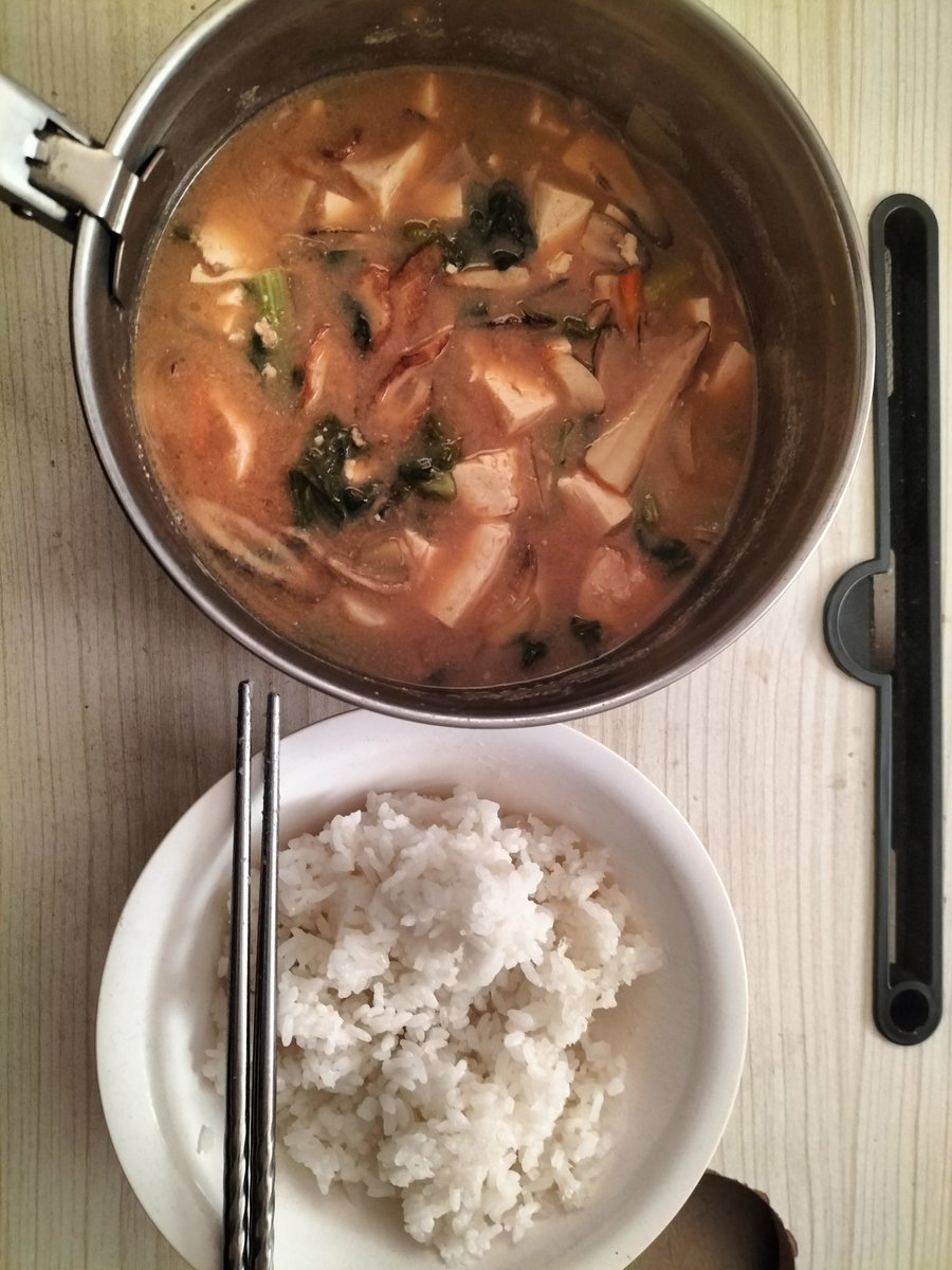narasi17's tweet photo. 白味噌復活、鶏と牛豚ひき肉も入れてみた https://t.co/j8DEBn3ufj