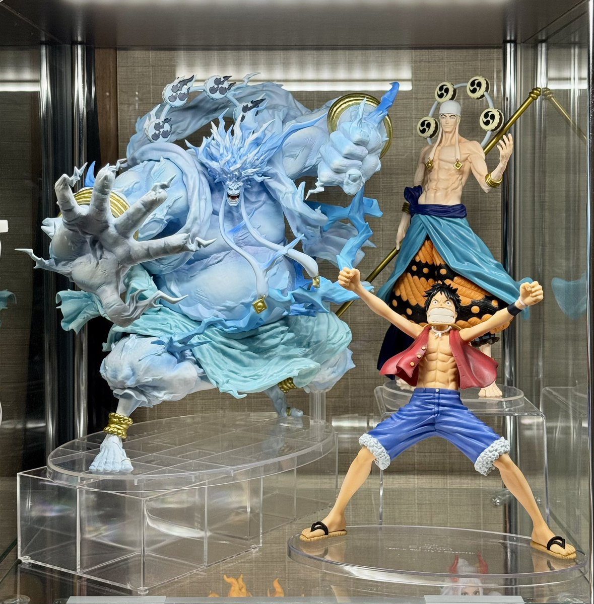 おはようございます✨ 試してみたところ不二貿易さんのケースの一段に