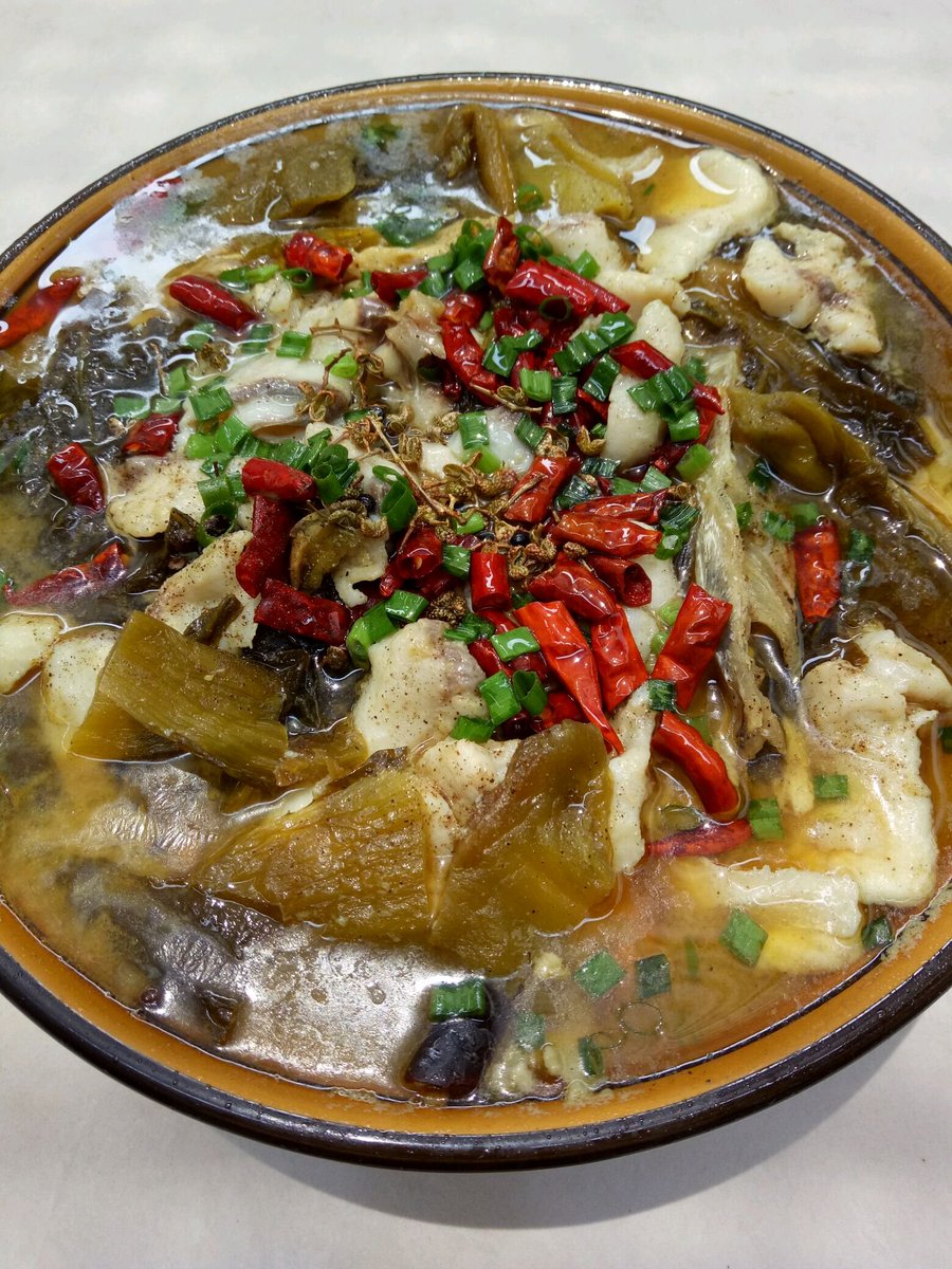 Whyat9's tweet photo. @playWUCHANG @inspiration_eye @SanxingduiC Boiled Fish with Sichuan Pickles is undoubtedly my favorite dish—it's appetizing, refreshing, tangy, and pairs perfectly with rice. It's a must-order every time. https://t.co/pdVdaDzibC