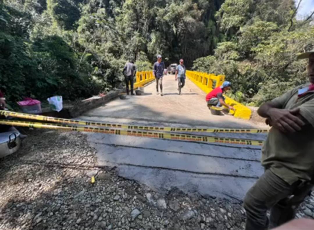 MEJORAMIENTO AL PUENTE EL GUAICO, PINTADA samanacaldas.net.co/notiver.php?id…