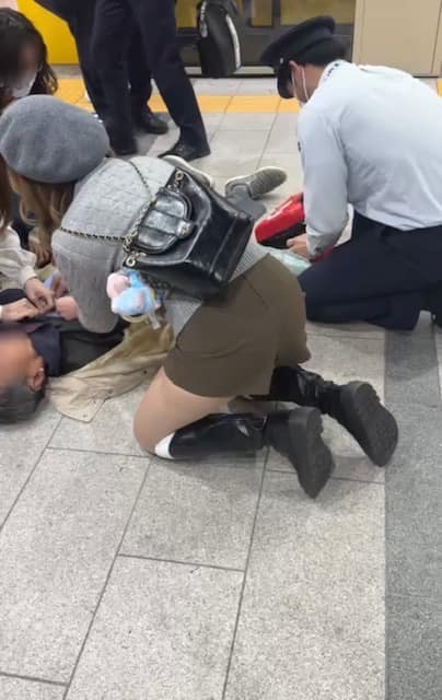 mrjeffu's tweet photo. A Thai nurse who was travelling in Japan performed CPR on an elderly person who lost consciousness and collapsed at Tokyo's Asakusa subway station, helping save his life. https://t.co/NMUzUI7X9C
