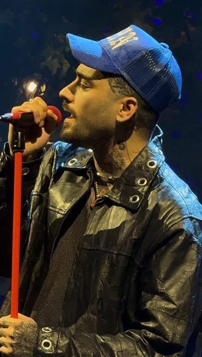 ZJMCRAVE's tweet photo. zayn malik is so fine 😩 https://t.co/i9Y4Y4X9HU