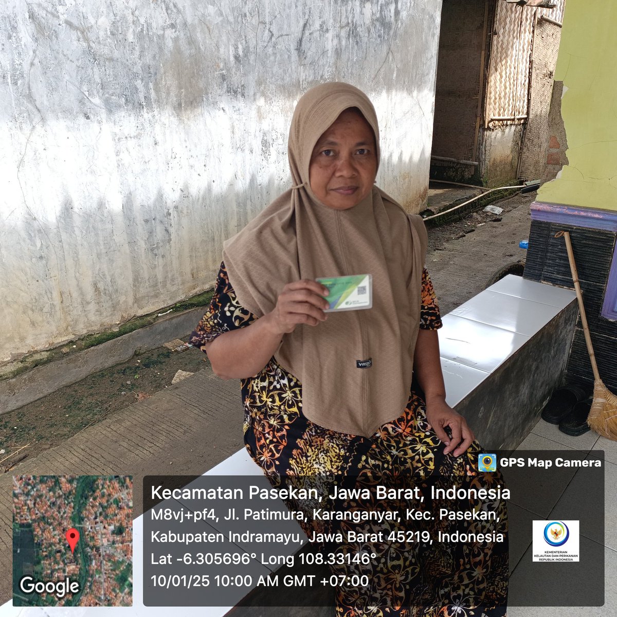 dharmadhama's tweet photo. Jumat, 10/01/25. Darmadi, Penyuluh Perikanan kab Indramayu melakukan pendistribusian bantuan premi BPJS Ketenagakerjaan selama 1 tahun untuk nelayan di wilayah Kec. Pasekan Kab. Indramayu
#GiatLuhkanSatminkalbogor #kkp #puslatluhkp #luhlapor https://t.co/zh9lPhY4ym