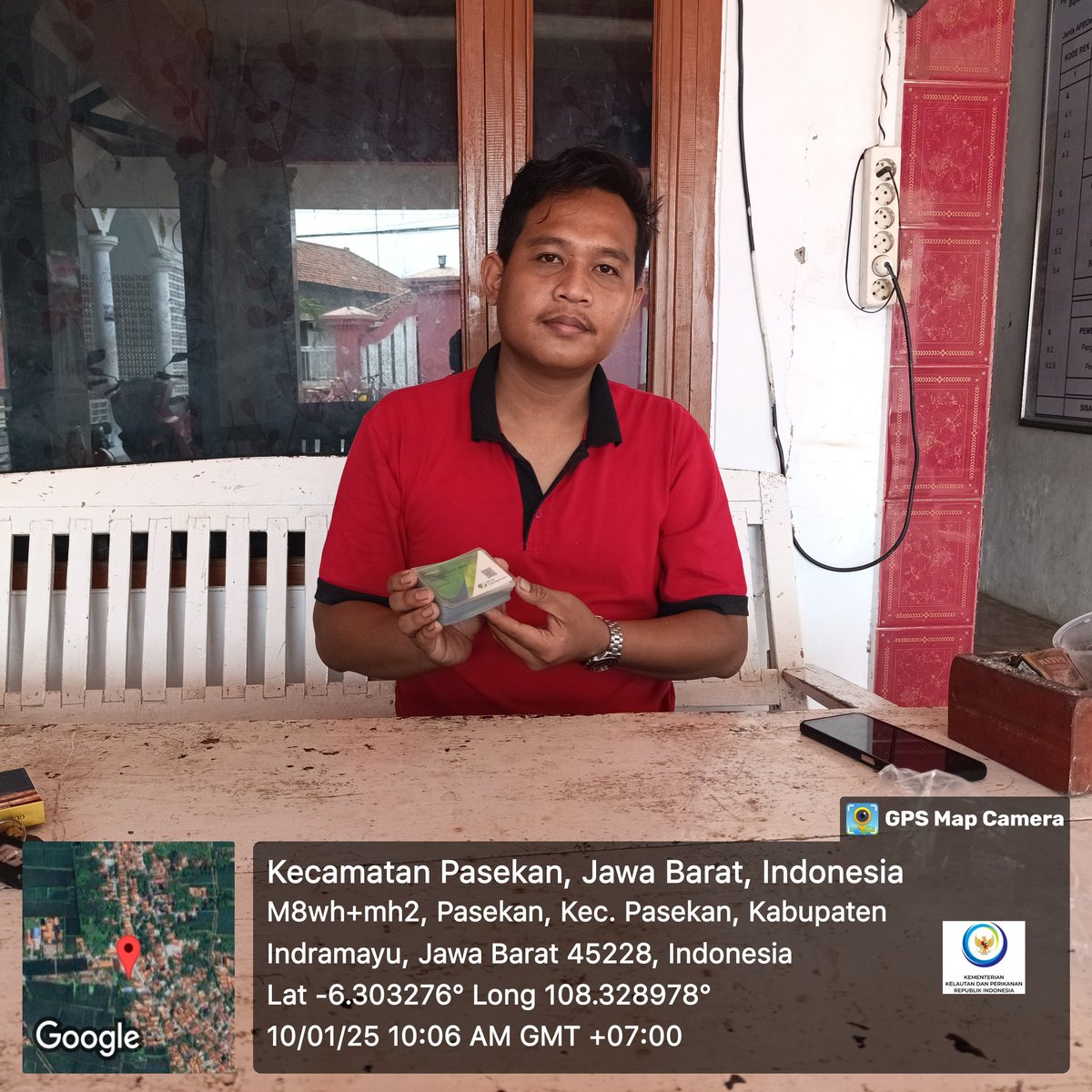 dharmadhama's tweet photo. Jumat, 10/01/25. Darmadi, Penyuluh Perikanan kab Indramayu melakukan pendistribusian bantuan premi BPJS Ketenagakerjaan selama 1 tahun untuk nelayan di wilayah Kec. Pasekan Kab. Indramayu
#GiatLuhkanSatminkalbogor #kkp #puslatluhkp #luhlapor https://t.co/zh9lPhY4ym