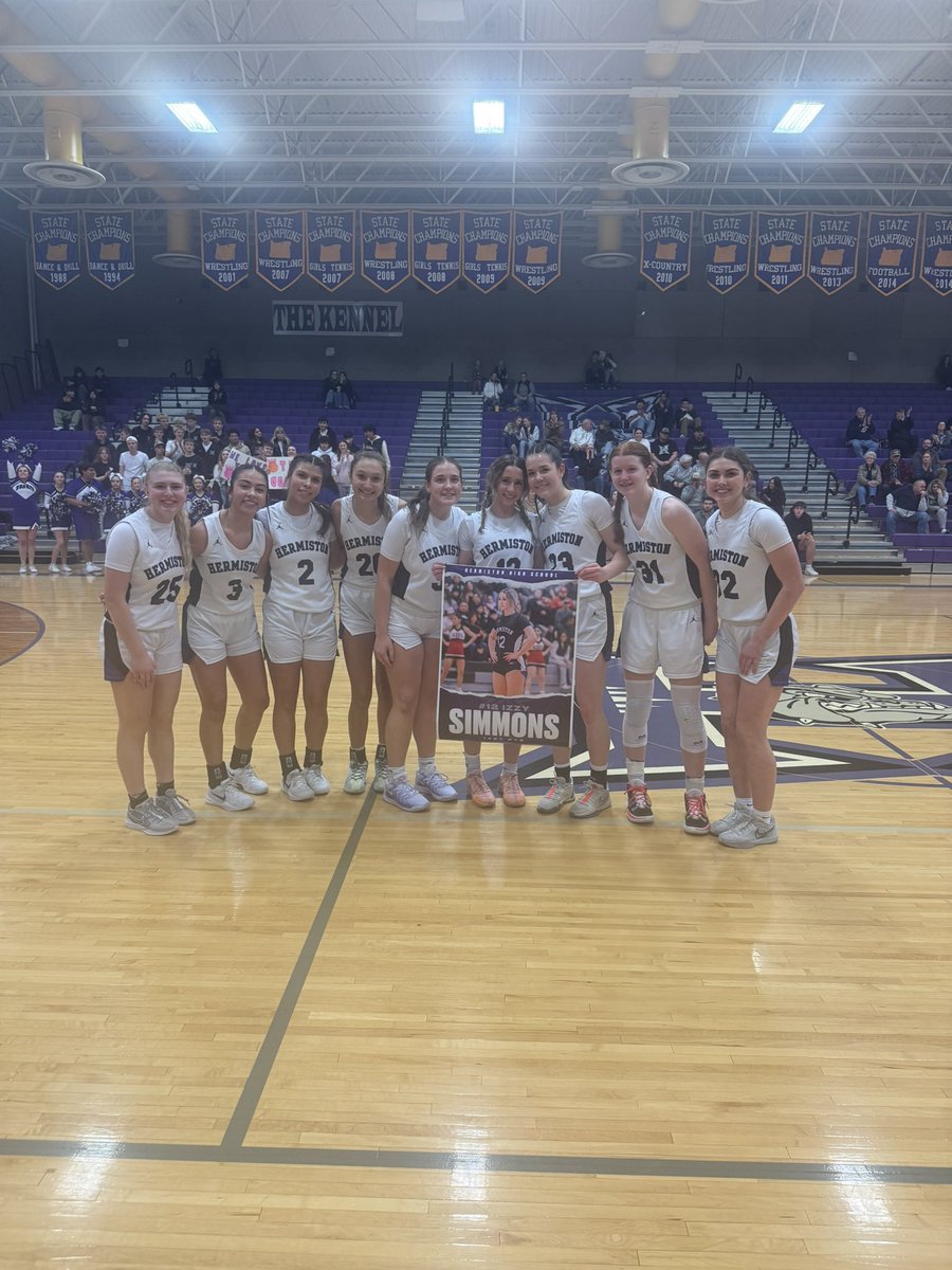 DAWG_athletics's tweet photo. Izzy Simmons!
Hermiston High School girls basketball all time leading scorer.  Congratulations Izzy https://t.co/NgFDmGQ5xH