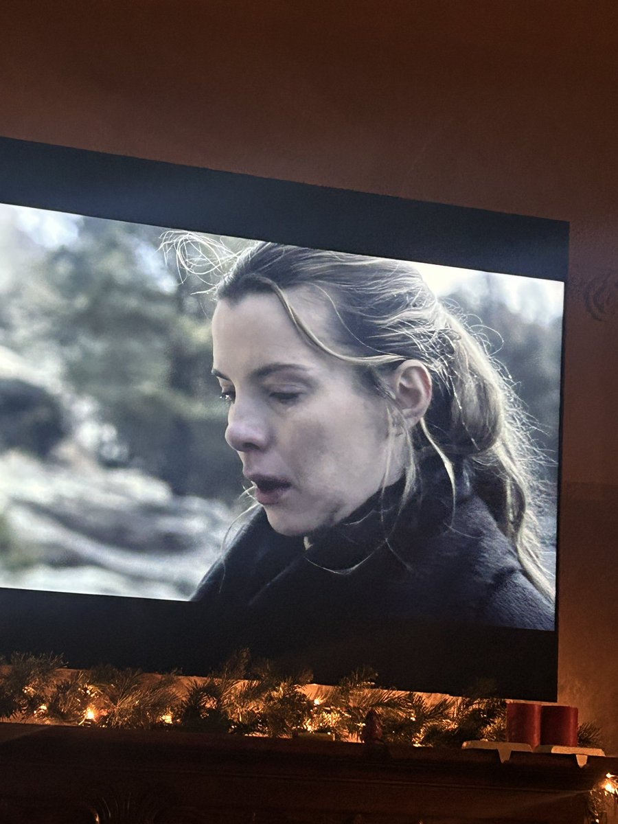 KFCBarstool's tweet photo. American Primeval is so good &amp; so intense &amp; everything about it feels like you’re out in the wilderness with them struggling to survive… except this bitch running around with highlights in her hair?? Its like a hyper realistic period piece but she has her ombré balayage dye job https://t.co/uJ13OpC1so