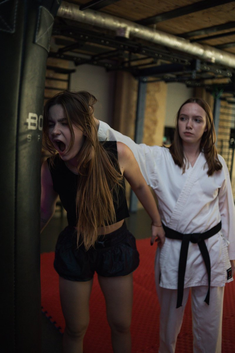 MFGirls2024's tweet photo. THEY DESTROYED HER WITH THEIR DIRTY KARATE FEET🥋🦶🏻
https://t.co/DrDXZJuCzG
#karategirl #kyokushin #martialarts #femalefighter #mma  #mixed #fights #kick #Feet #femalewrestling #hotgirls #karate #fighter #wrestling #legs #jujutsu #judo https://t.co/FxE7zZACch