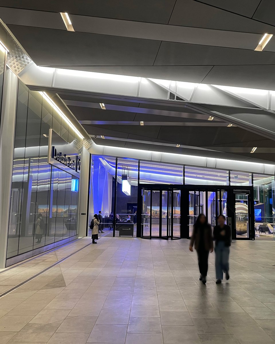 DALlighting's tweet photo. Deutsche Bank London Headquarters, 21 Moorfields

Coveline were used intensively throughout the project. Ambiance 100 and Quad 86 were also supplied. It's an impressive building demonstrates clever design and engineering.

Lighting Consultant: MBLD
Architect: WilkinsonErye https://t.co/bgmuAIrC8y