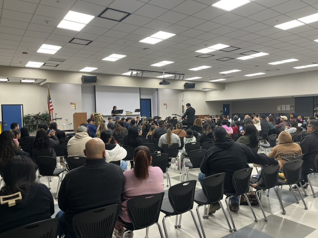 TRMSRoadrunner's tweet photo. Beautiful sounds heard tonight at our TRMS Band Concert! Our musicians did such a great job showcasing their talents! Fantastic! #BAT1000 #proudtobevvusd https://t.co/P2TbX967W3