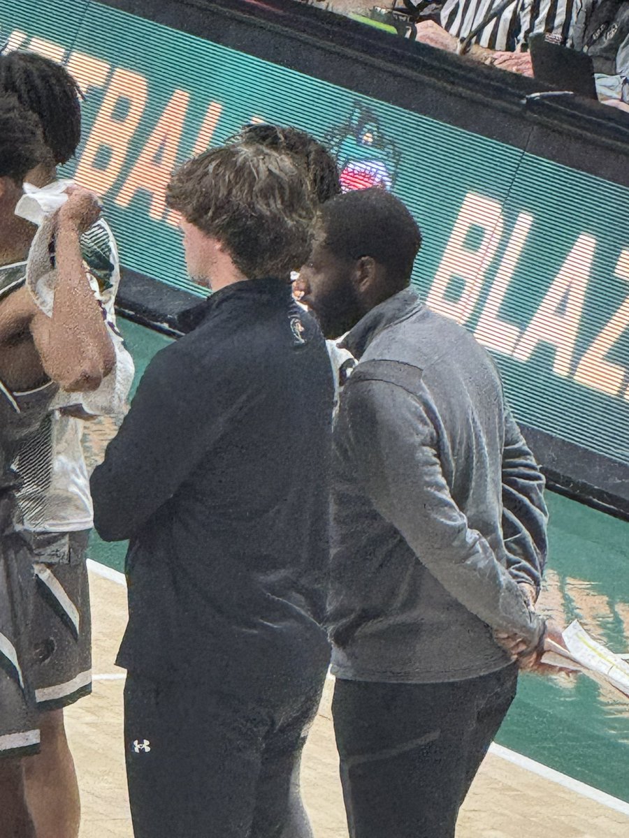 chetwalker3's tweet photo. @UAB_MBB UAB in a dog fight Yax getting it done!  
I wish Jaborri McGhee would get on board with this team.  We are trying to keep a winning streak going and play for UAB and he is playing for McGhee University.  Assistant finally got him to come back onto the floor. #winforuab https://t.co/9ohxgqUk7z