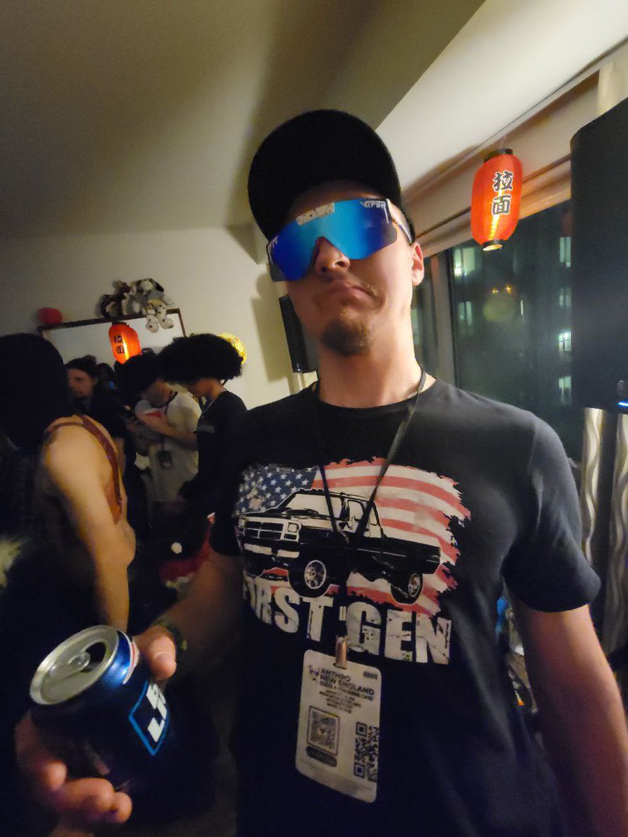MagnumDeer's tweet photo. Couple random pictures from #ANE2025 https://t.co/UzsLQSPCbB