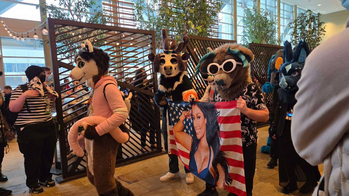 MagnumDeer's tweet photo. Couple random pictures from #ANE2025 https://t.co/UzsLQSPCbB