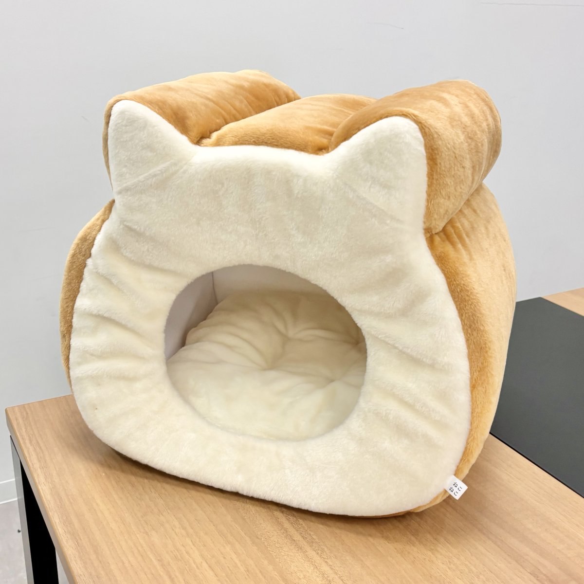 昨日「#ねこねこ食パンのもふもふハウス」の 発送が完了いたしました