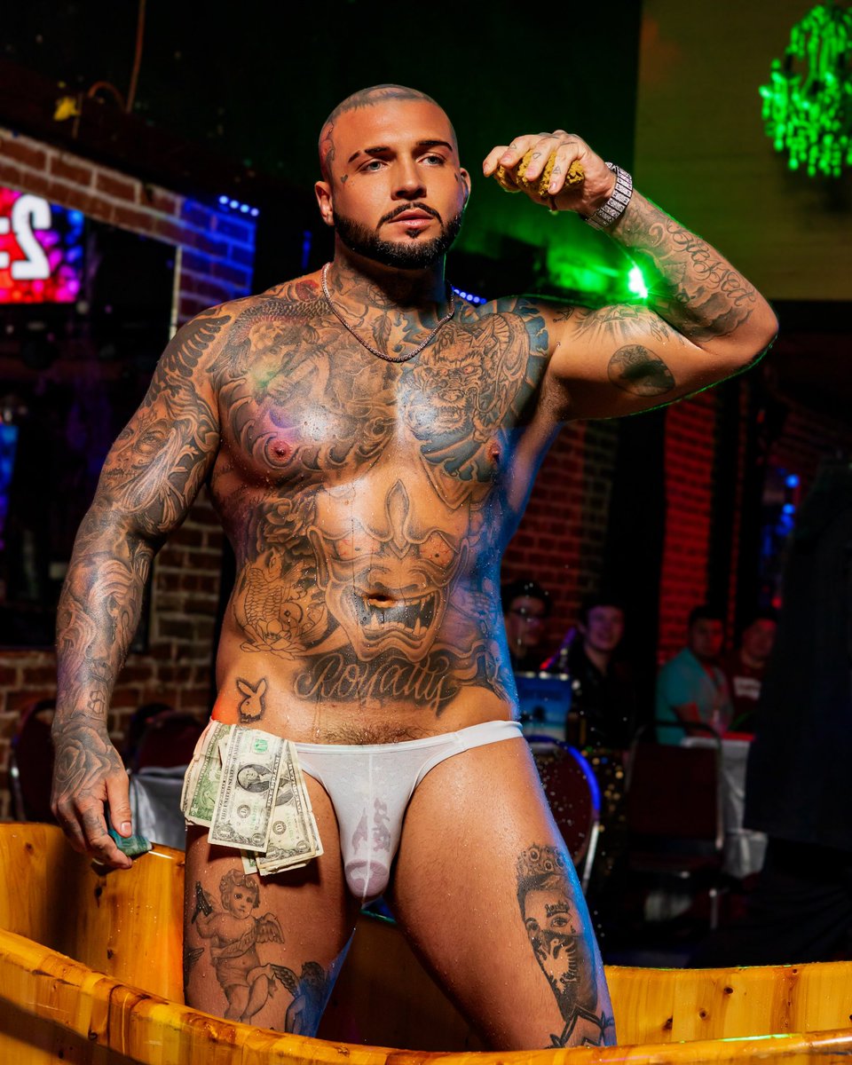 jsngphoto's tweet photo. For those that don’t know, I have been @kclshow photographer for the past 4+ years. I have taken hundreds of pictures. Some of my favorite pics are from our shower show on Tuesdays in DTLA. https://t.co/EvKezQyAux