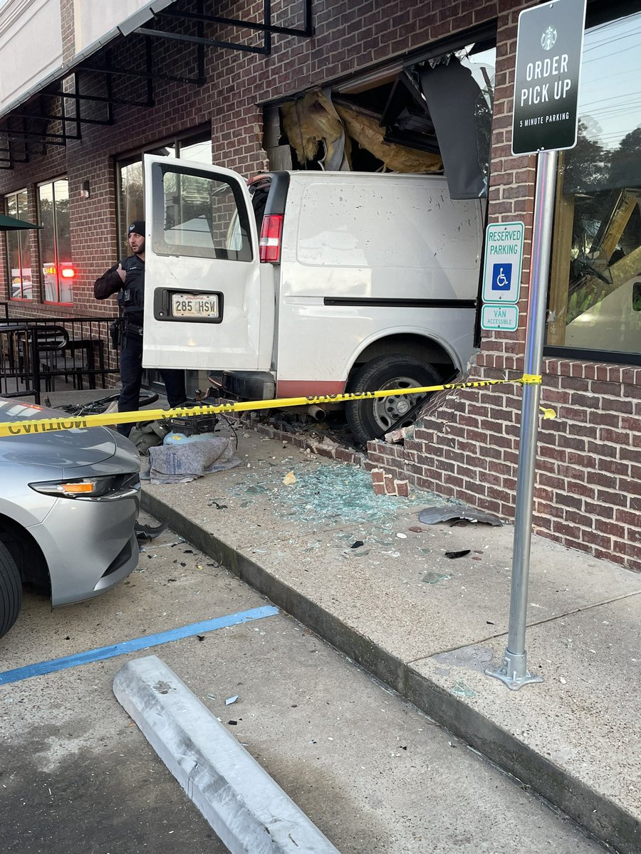 devanteeeee's tweet image. A van ran into a Starbucks in Monroe, LA Tuesday evening. No one was hurt.