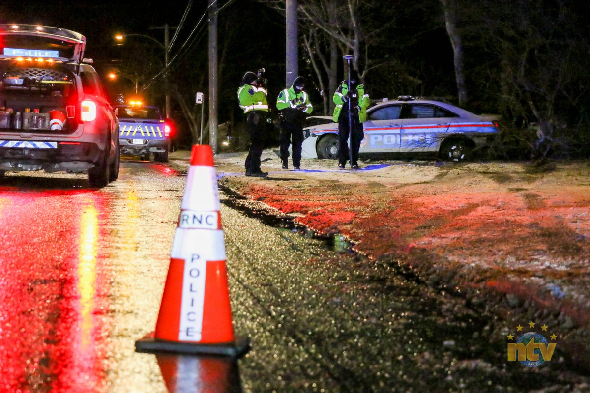 Noble41's tweet image. A police officer was taken to hospital following a single-vehicle crash in the west end of St. John's on Tuesday evening.  The officer was reportedly responding to a call when they struck a patch of black ice. #nltraffic @NTVNewsNL 

More information: ntv.ca/officer-taken-…