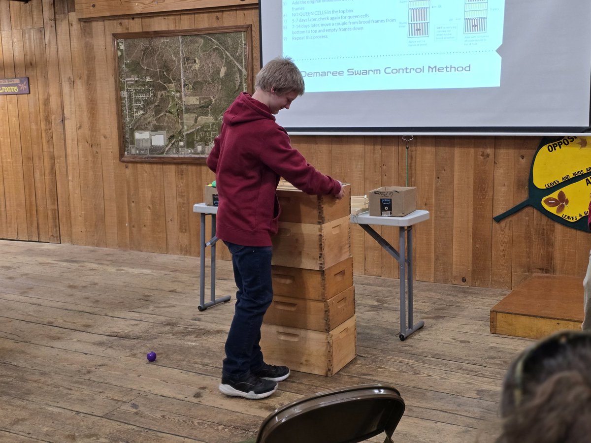 HayesArb's tweet photo. The Eastern Indiana Beekeepers kicked off the new year with an interactive meeting about double queen hives.

Make sure to join the next meeting on Tuesday,  February 18th at 6:30pm in the Nature Center.

Open and free to all. https://t.co/2wbs9Zuu9n
