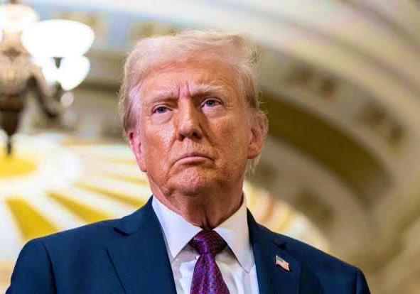 NewsLiberdade's tweet photo. 🚨URGENTE - Trump decreta que todas as agências federais fechem seus escritórios de diversidade, equidade e inclusão (DEI) até quarta-feira! https://t.co/h0Mr0tm7Fo