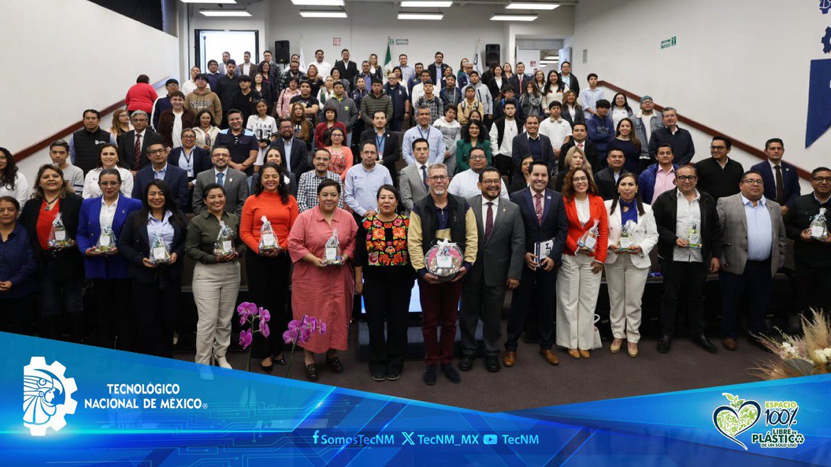 TecNM_MX's tweet photo. #ElTecNMInforma
Esta mañana se llevó a cabo en el #TecNM - Gustavo A Madero el Conversatorio denominado Educación Tecnología en Cuba ante el bloqueo de EEUU, el cual fue dictado por Hassan Pérez Casabona, quien es profesor titular del Centro de Estudios Hemisféricos. https://t.co/9aHi5jScyU