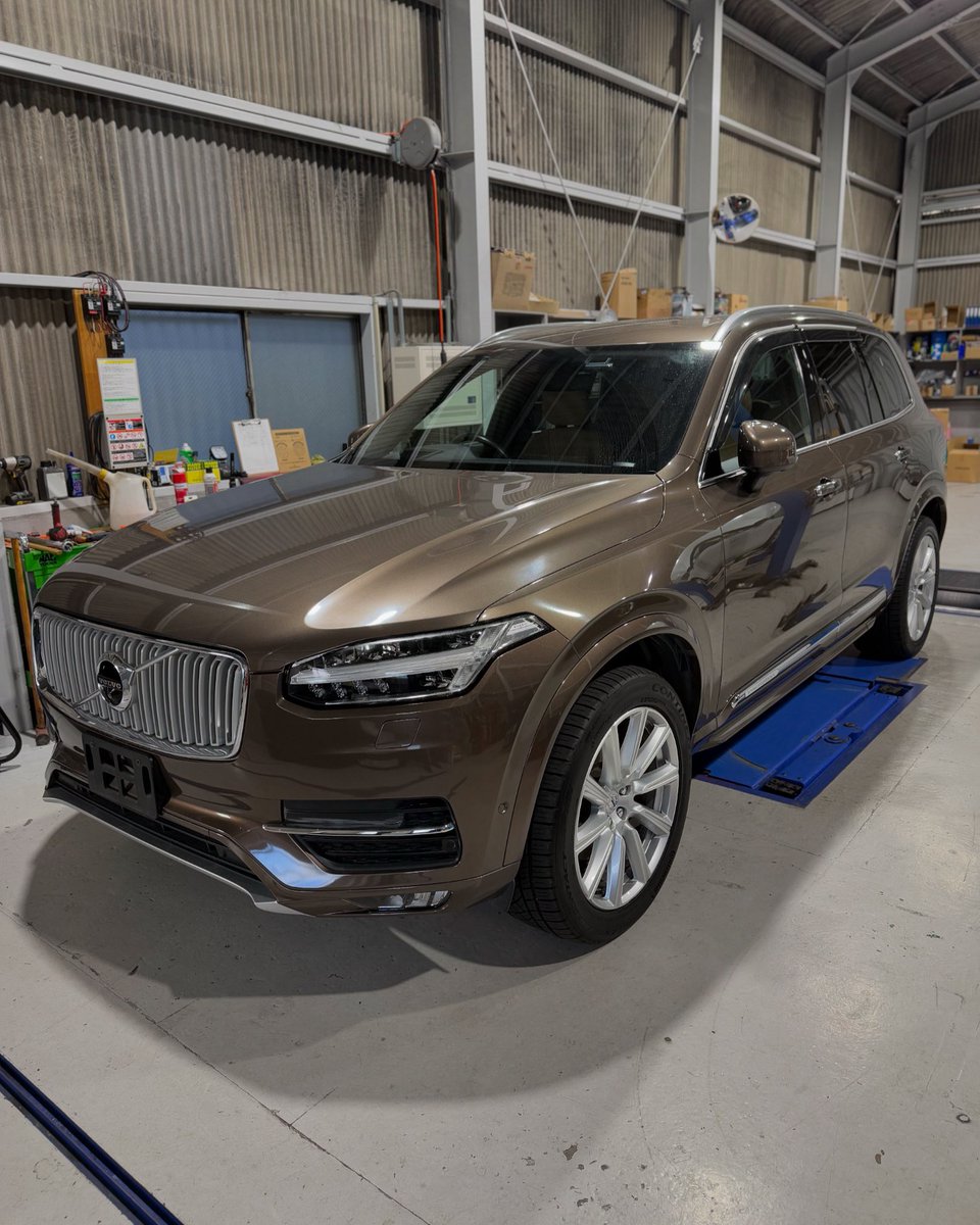 1/43 Volvo XC90 トワイライトブロンズ Bright Dusk Metallic 2023 Volvo XC90 B6 Ultimate Bright