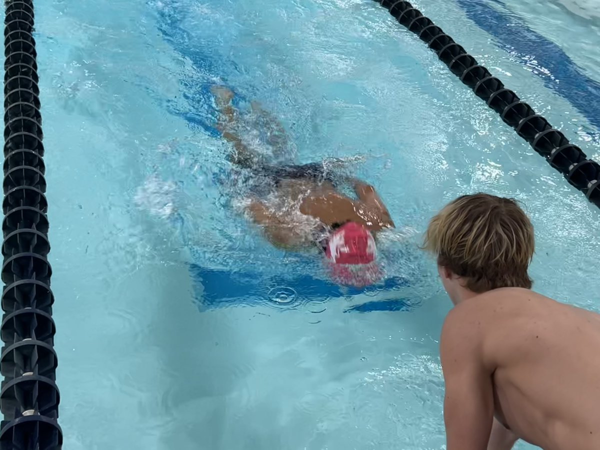 ViatorAquatics's tweet photo. The Lions fell short of victory against the District 300 co-op. All around good individual performances from all including two-best times from sophomore Rian Martinez. @ViatorAthletics https://t.co/kKpHzaWbiB