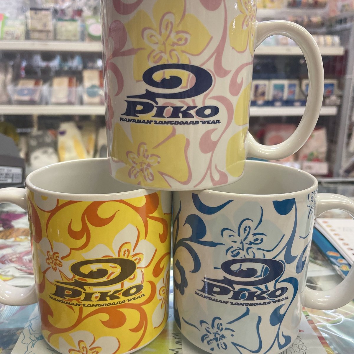 robotrobot3's tweet photo. 🈺本日も元気に営業しております🈺

平成エモしなPIKOマグカップが3個入荷しました〜☕️✨

#PIKO #ピコ　#平成レトロ　#平成　#中野ブロードウェイ　#中野　#ブロードウェイ https://t.co/QAtQHyTEGb