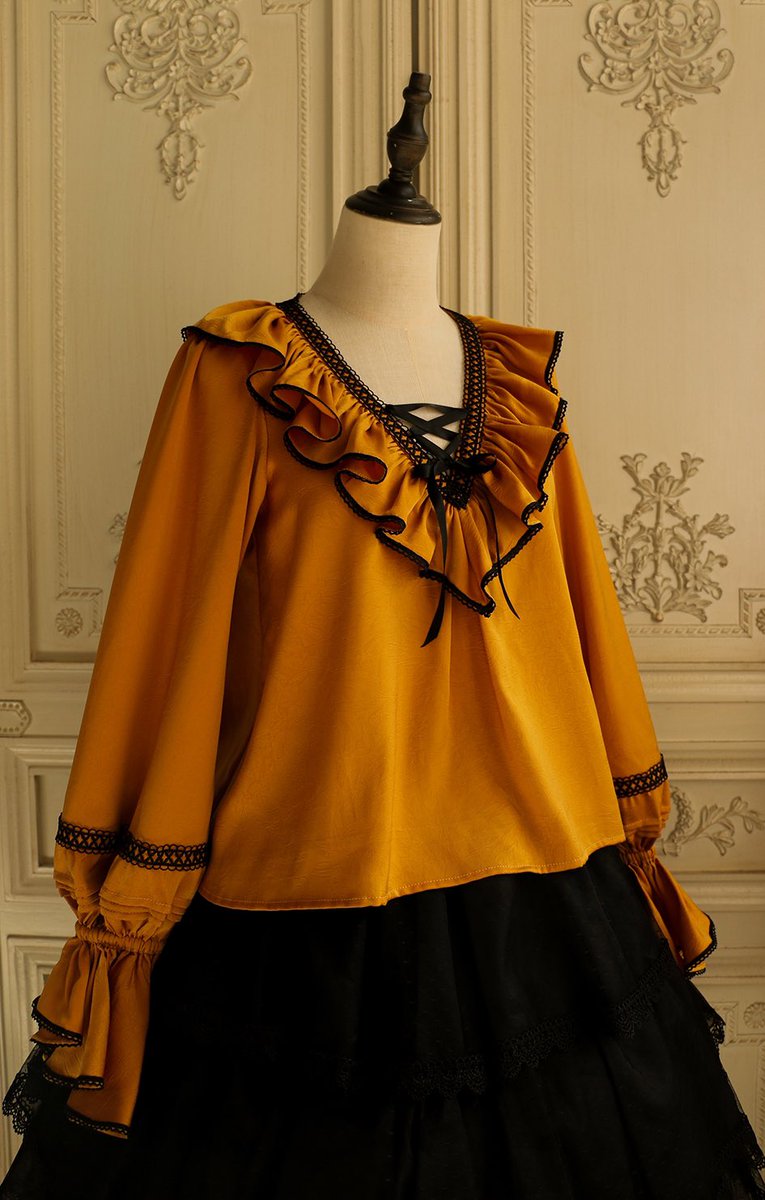 DaffodilFaeries's tweet photo. My pumpkin blouse 
#lolita #lolitaupdates #lolitaexpress #OOTD https://t.co/yruDj8EPIZ